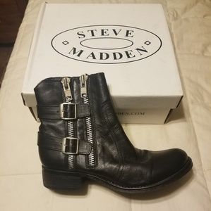 Steve Madden Distressed boots